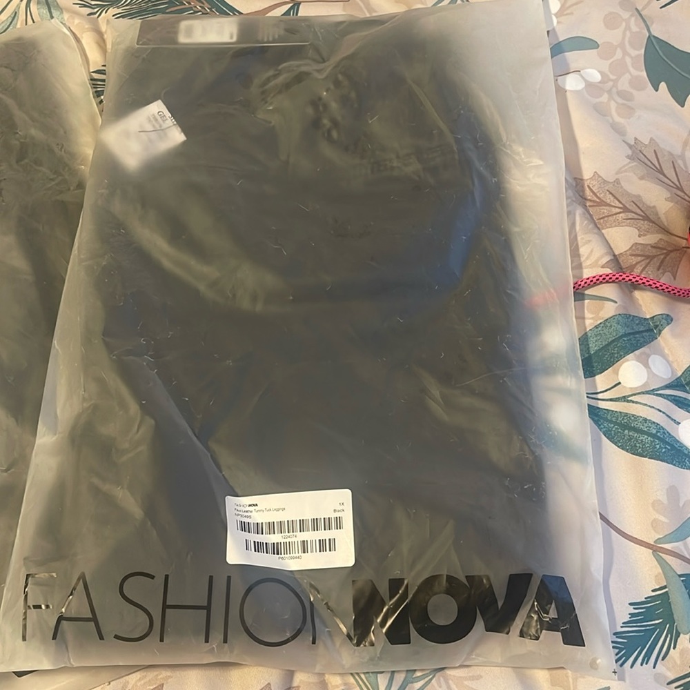 Fashion nova leggings never worn or opened from package size 1x